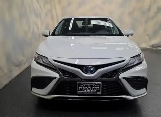 Toyota Camry XLE Hybrid 2024